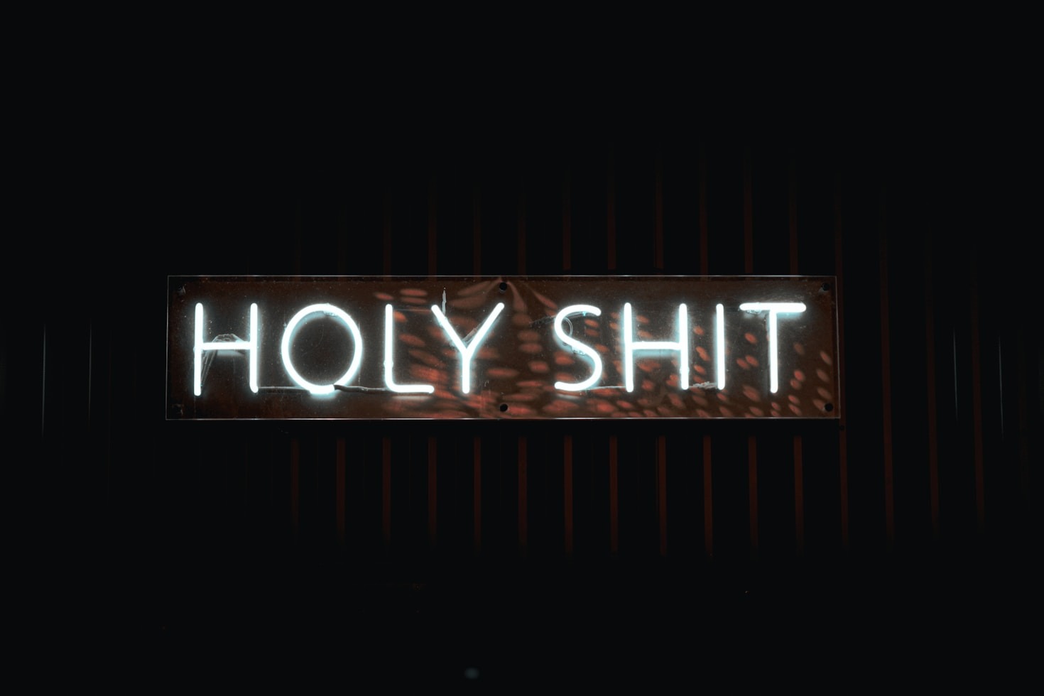 Das Geheimnis hinter Jiadalmas Neon-Design